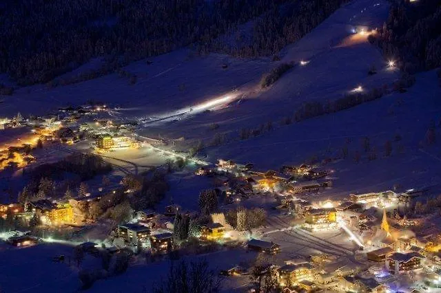 Alpenland فندق نيديراو