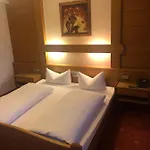 Alpenland Szálloda 3*