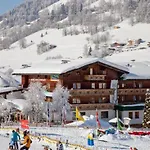 Hotel Alpenland 3*